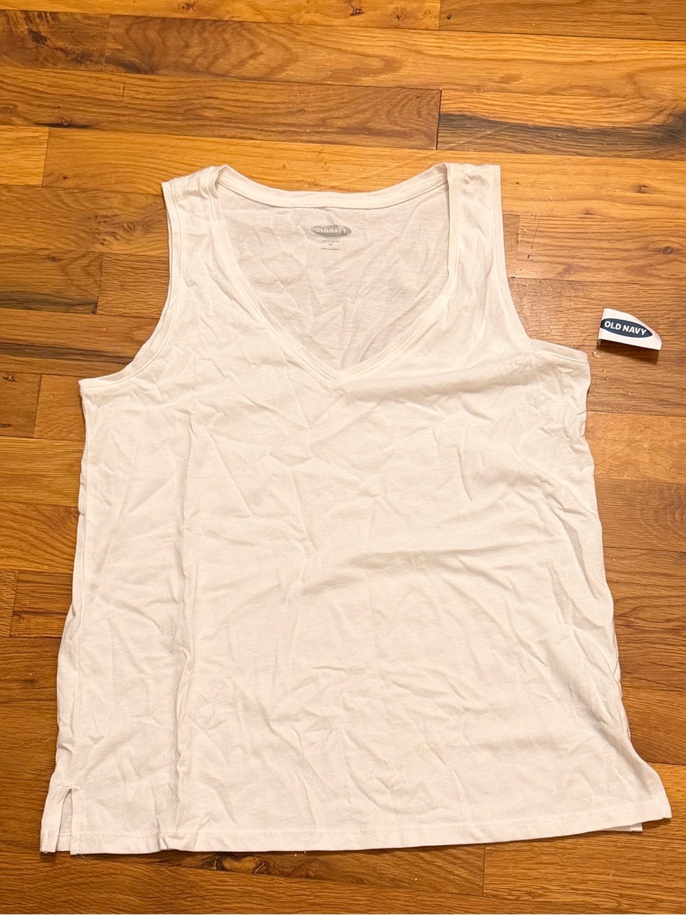 NWT Old Navy Everywhere White V Neck Tank Top